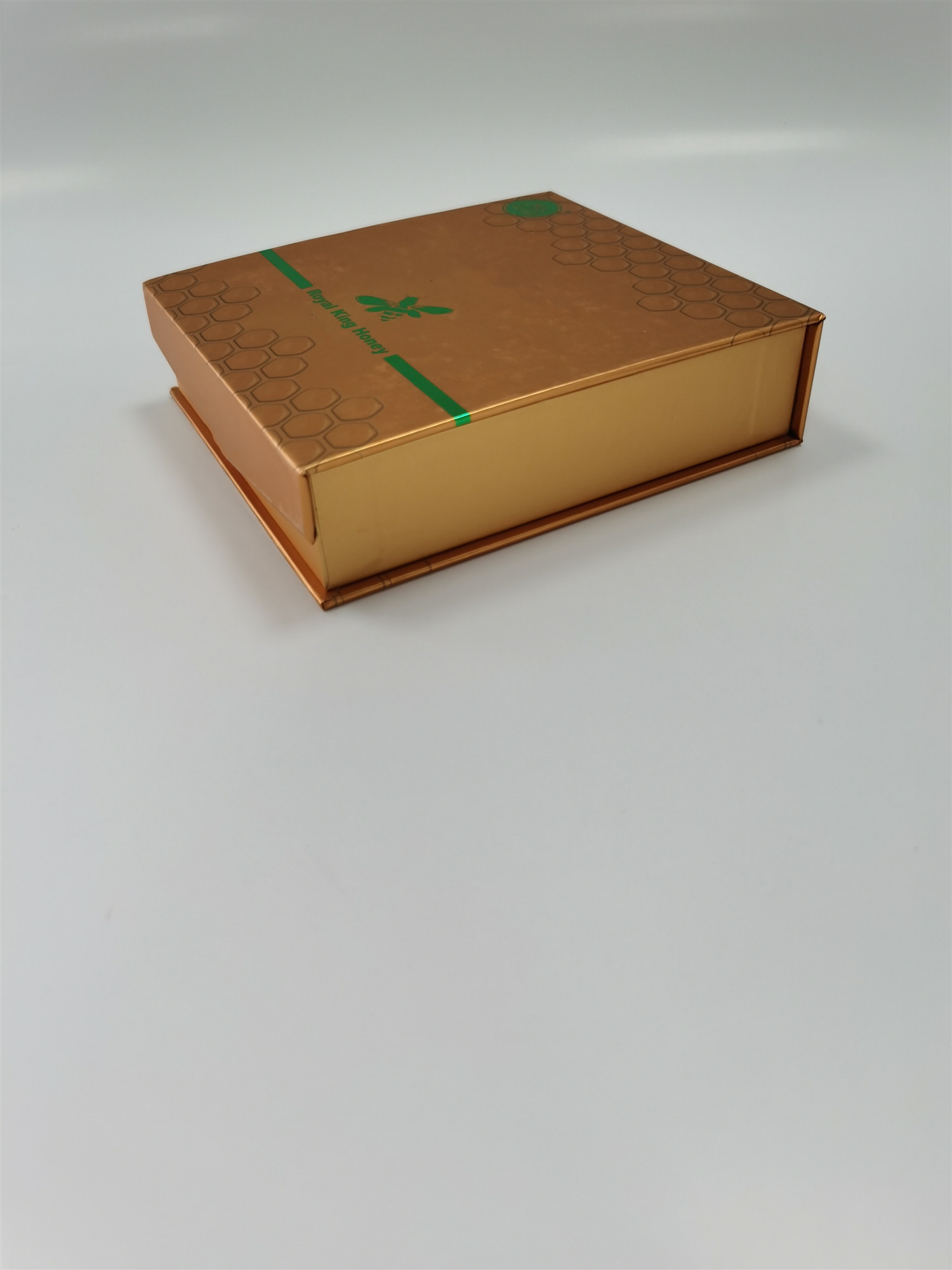 China Golden Custom Embossed Boxes Aseptic Flat Pack Cardboard Boxes Degradable wholesale