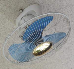 China High Speed Dc 12v 16 Inch Orbit Fan Electrical Appliances With 3 Plastic Blades wholesale