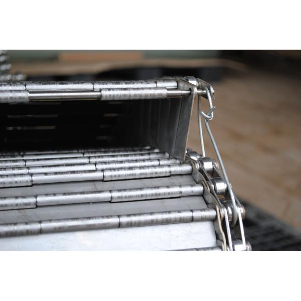 Light Grey Stainless Steel Plate Link Conveyor Belt With Baffle
