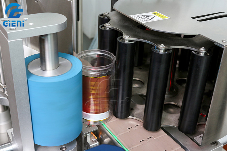 SS304 300pcs/Min Star Wheel Cosmetic Labeling Machine