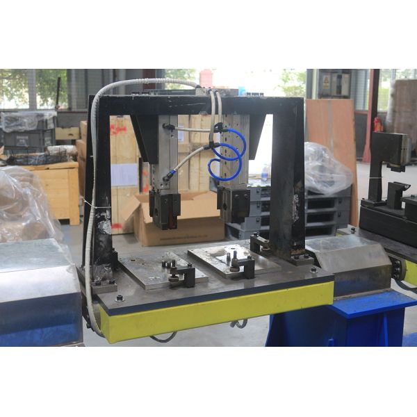 6 AXIS MIG Welding Robots Arm Machine For Auto Seat Back Angle Adjustment Parts