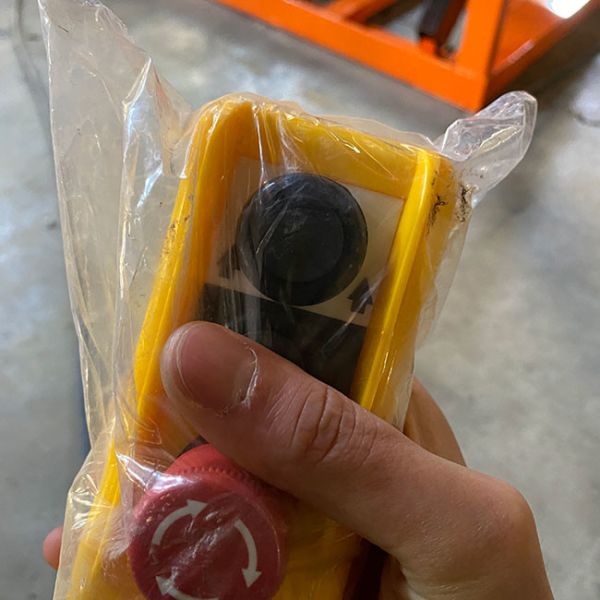 Max Height 70.08in Stationary Hydraulic Scissor Lift 2 Ton Double Scissors