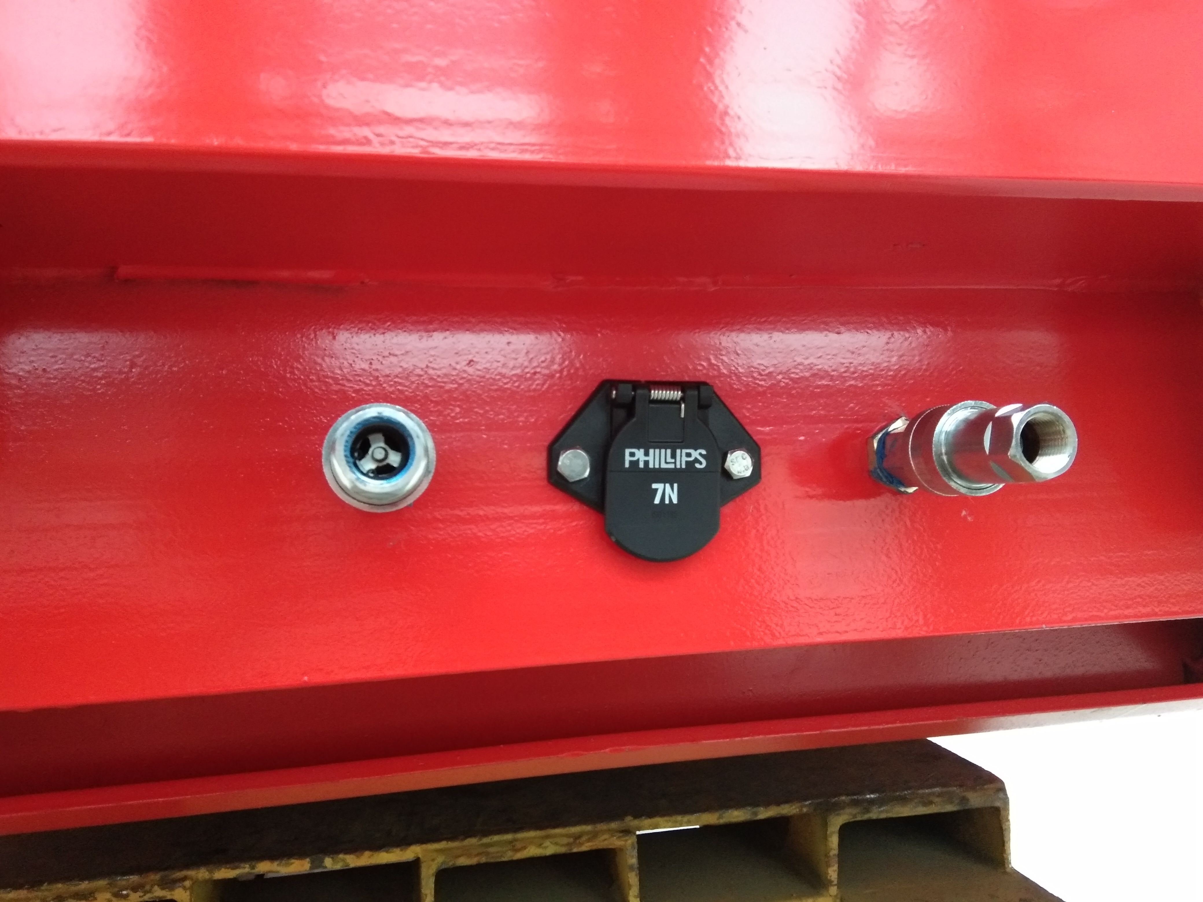 2 Axles 20feet 40feet Skeletal Semi Trailer Driving Safety And Functionality