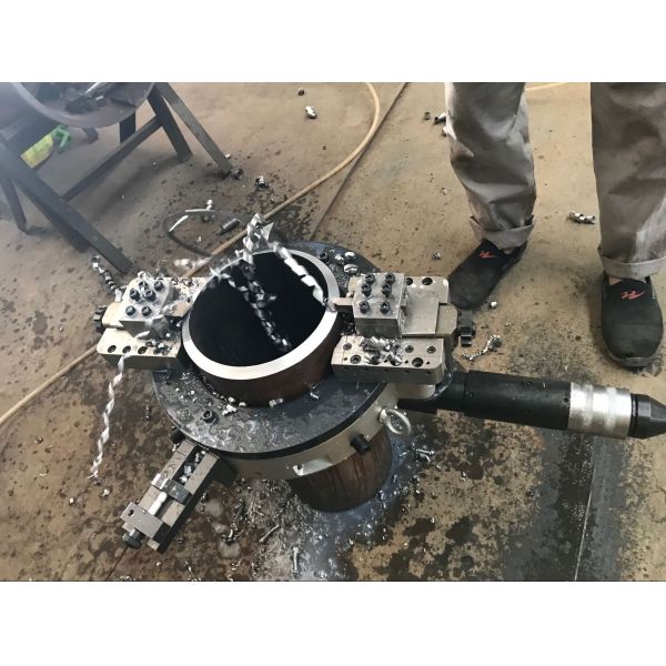 Explosion Proof Pneumatic Pipe Cutting Beveling Machine 8-42r / Min Speed