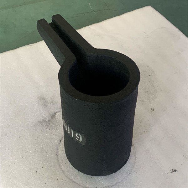 Heat Resistance Crucible With Pouring Nozzle Metal Saving Silicon Carbide Graphite