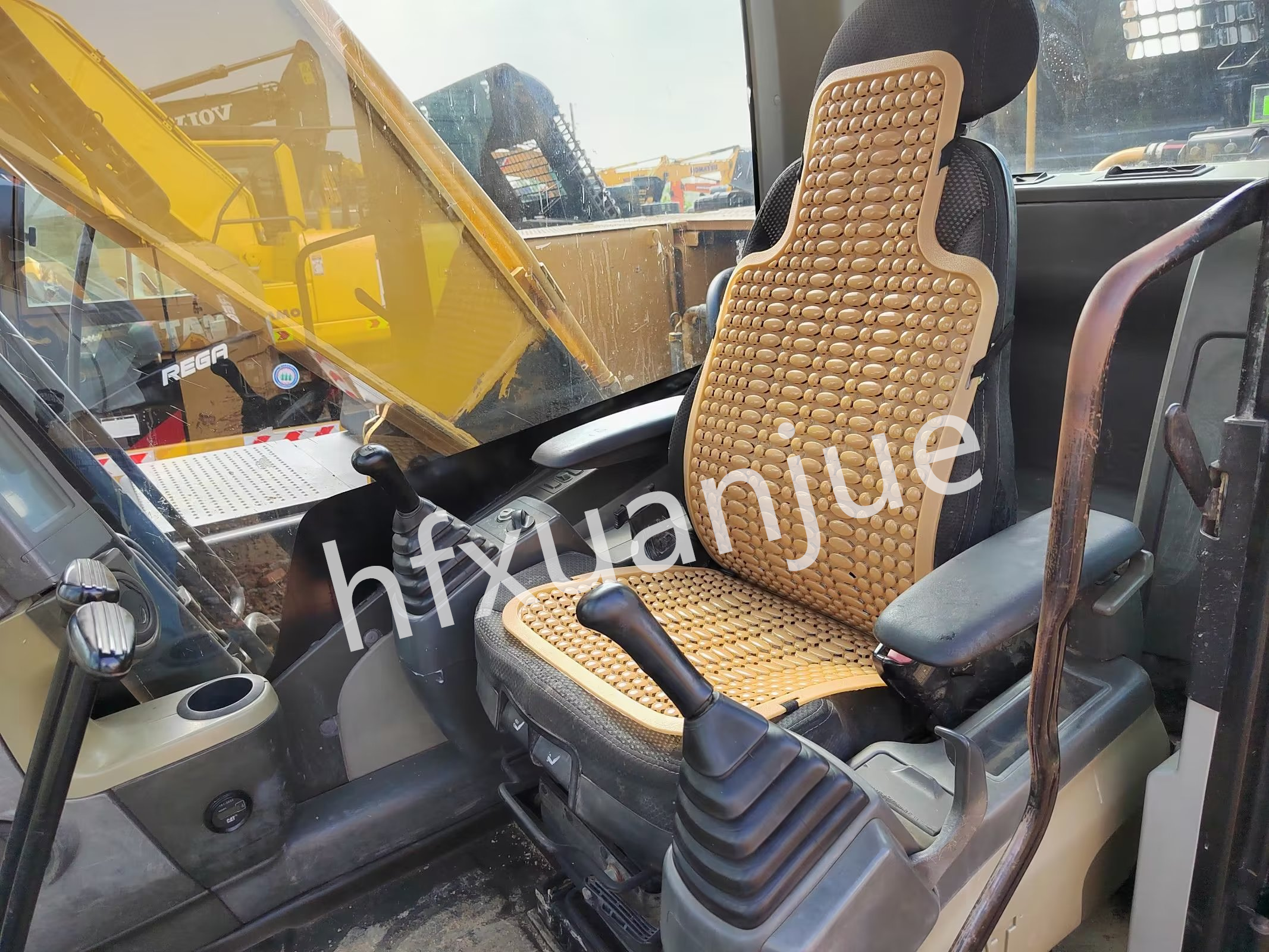 Second Hand Excavator CAT 320D2 Crawler Used Heavy Equipment Dealer