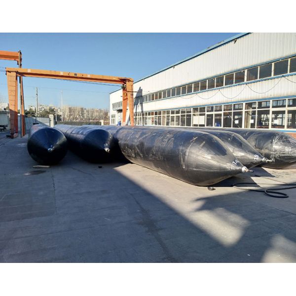Durable Ship Launching Airbags Cylindrical Shape For Shipbuilding Ship Repair Docking
