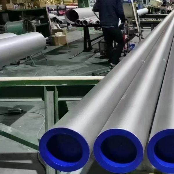 Hot Rolled Stainless Steel Hollow Pipe 904L / UNS NO8904 Diameter 10 - 406mm