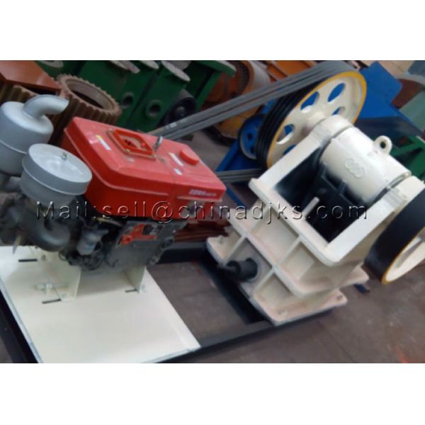 130mm Brick Stone Crushing 35TPH 8HP Diesel Jaw Crusher