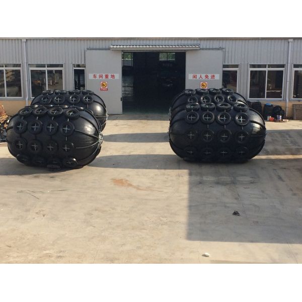 D3000 X L5000 Marine Pneumatic Rubber Fenders Winding Scratch Resistance