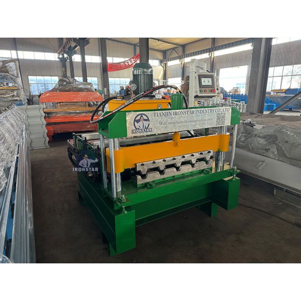 IBR Crimping roof sheet roll forming machine working video in South Africa automatic Horizontal crimp machine Raw material: PPGI