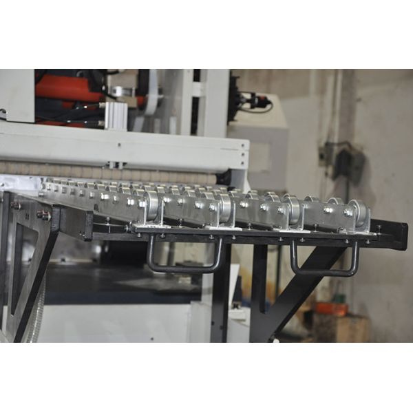 Metal Coil Die Processing Punch Feeder , Automatic Swinging Machine