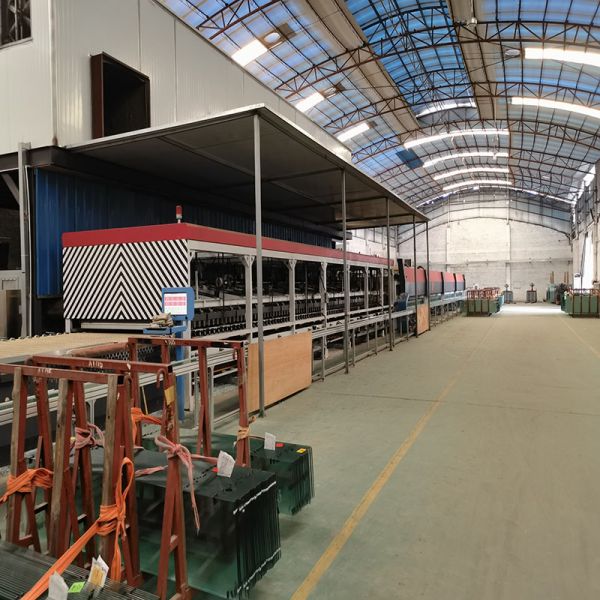 Enhanced Safety and Aesthetic Design with Wire Mesh Laminated Tempered Glass