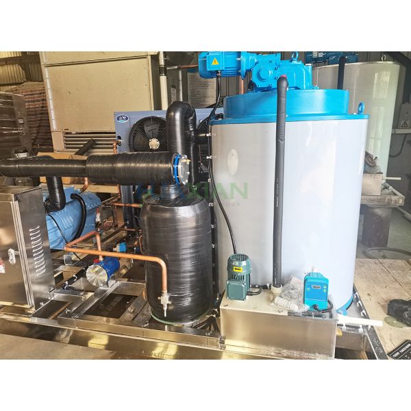 Air Cooled Refcomp Compressor 5 Tons Flake Ice Machine For Fish Storage