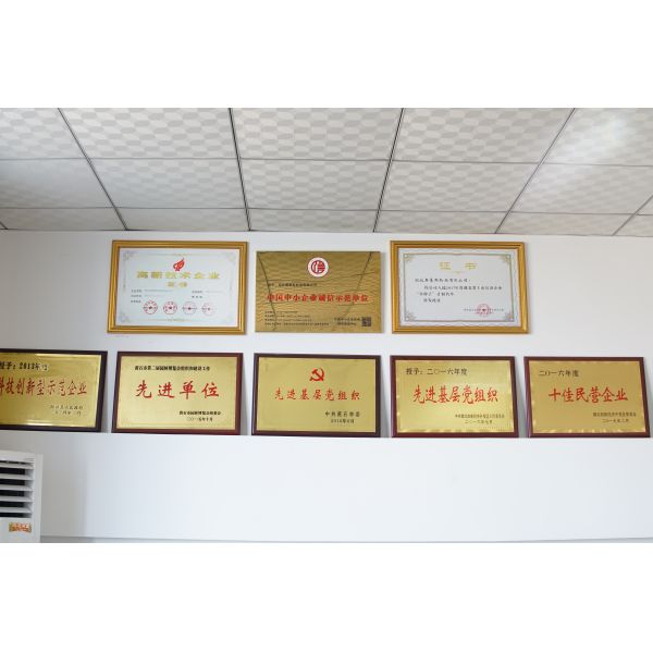 Superior Drive Axle Aulice 9r20 Truck Tires For Mixed Pavement Road Heavy Duty Tyres Long Haul Tires