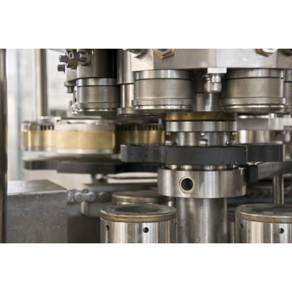 High speed Pop Aluminum Can Filling Machine Pneumatic Control 3000 cans/hour (300ml)