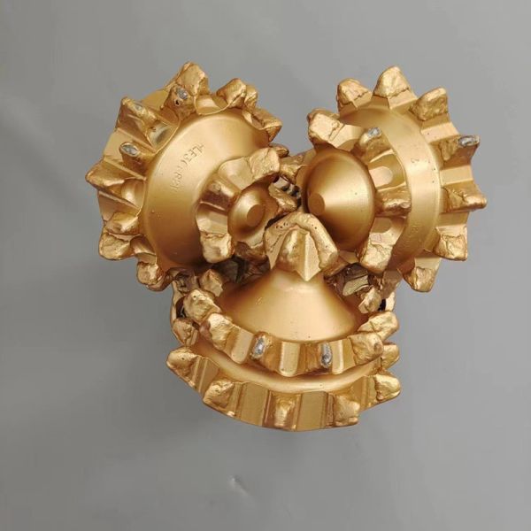 Tricone Roller Bit, Milled Tooth, 7-5/8'' dia, with 4-1/2'' API Regular pin for soft to medium hard sandstone and shale (as per API Standards)- IADC