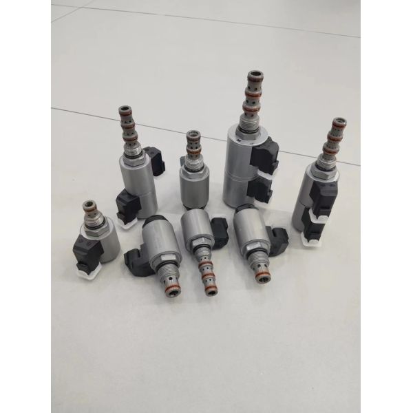 Plug In 5 Port 3 Way Solenoid Valve Hydraulic 12V / 24V With Double Connector