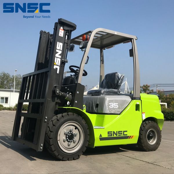 YUNNEI 37/42 KW 3.5 Ton Diesel Rough Terrain Forklift And Agricultural Operations