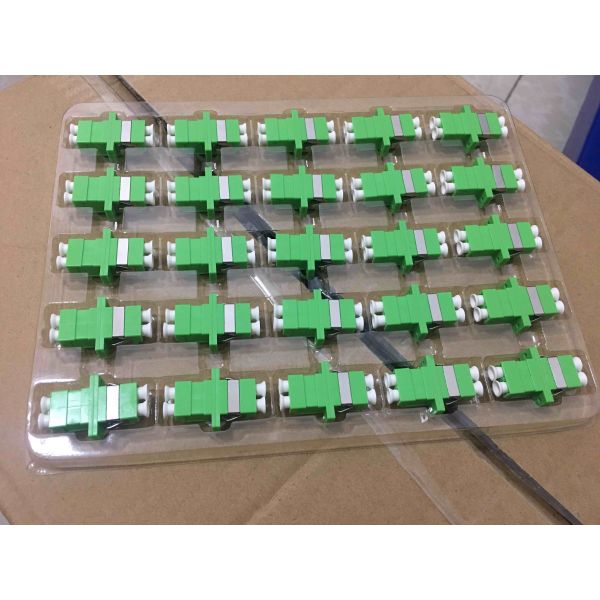 Auto Shutter Fiber Optic Cable Adapter 9/125 Single Mode LC/UPC Duplex Plastic Material