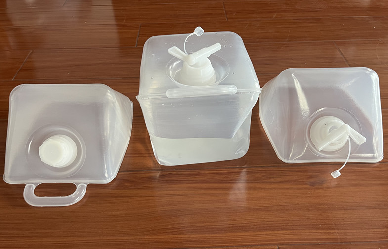 China Off Road Vehicles Foldable Collapsible Jerry Cans 10L Water Container wholesale