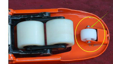 Lifting 80mm 195mm Manual Material Handling Pallet Trucks