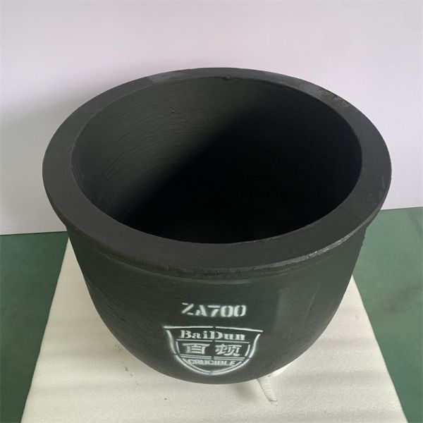 Circular Silicon Carbide Graphite Crucible 2.21g/cm3-2.25g/cm3 Density
