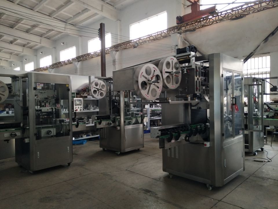 Top Selling PVC Shrink Sleeve Label Custom Printed Shrink Wrapping Label machine for Mineral Water Bottles