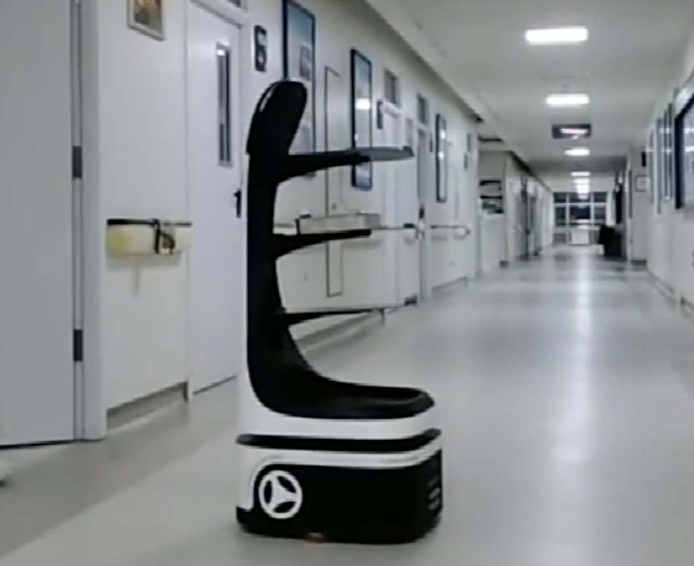 Waiter Hotels Restaurant Service Robot Delivery Food LCD Screen Emoji Type