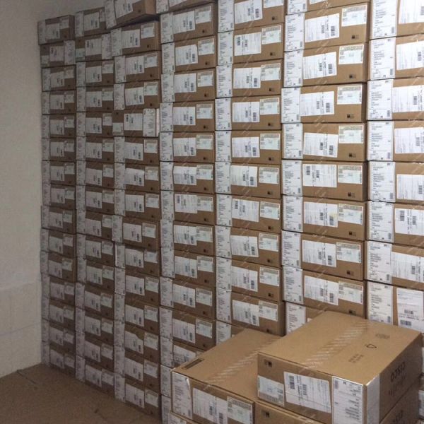 3850 Series Gigabit Ethernet Network Switch Capacity 92 Gbps Available POE Power 435W