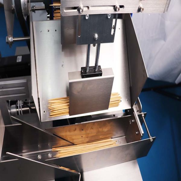 Multi-function Counting Packaging Machine Servo Control Fiberglass Rods Pillow Packing Machine